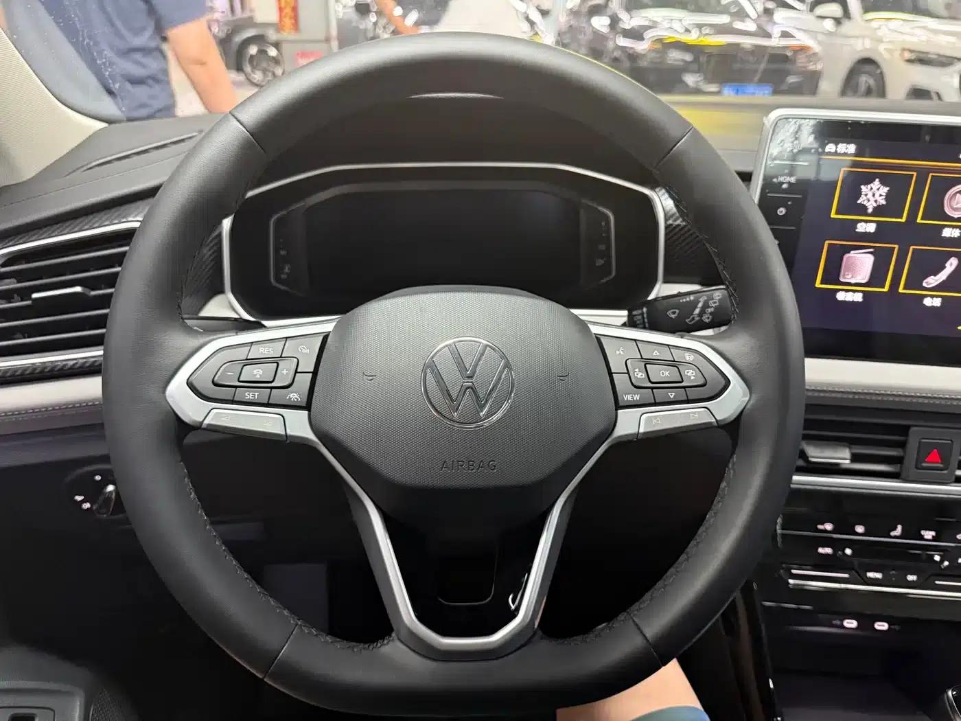 Tayron GTE Plug-in Hybrid 2023 280TSI Luxury Plus Advanced Edition — миниатюра 33