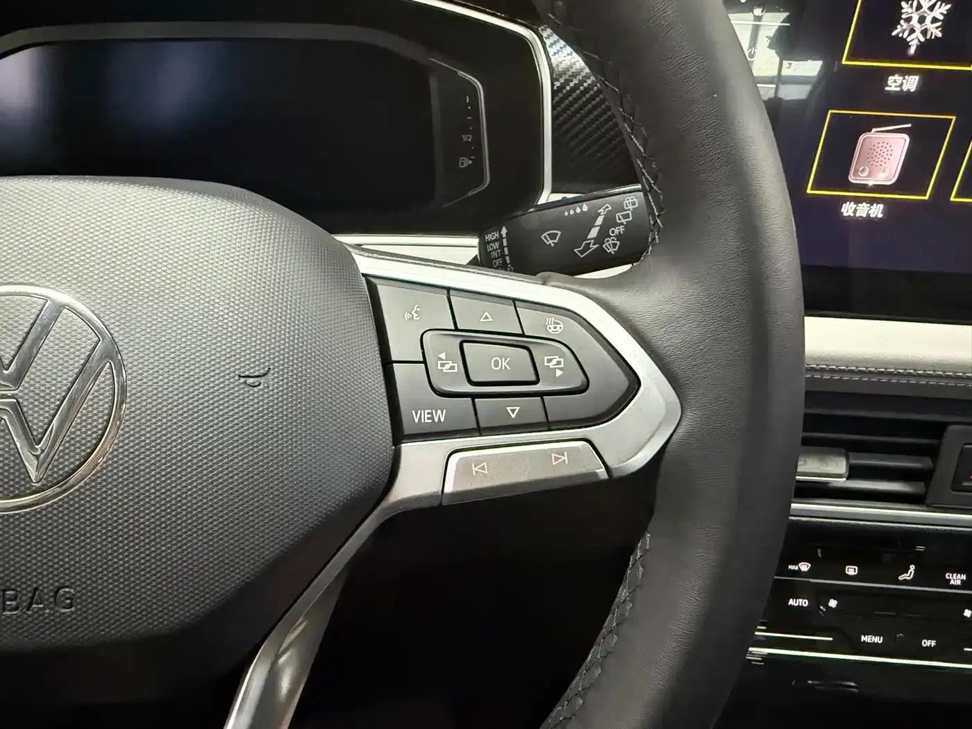 Tayron GTE Plug-in Hybrid 2023 280TSI Luxury Plus Advanced Edition — миниатюра 35