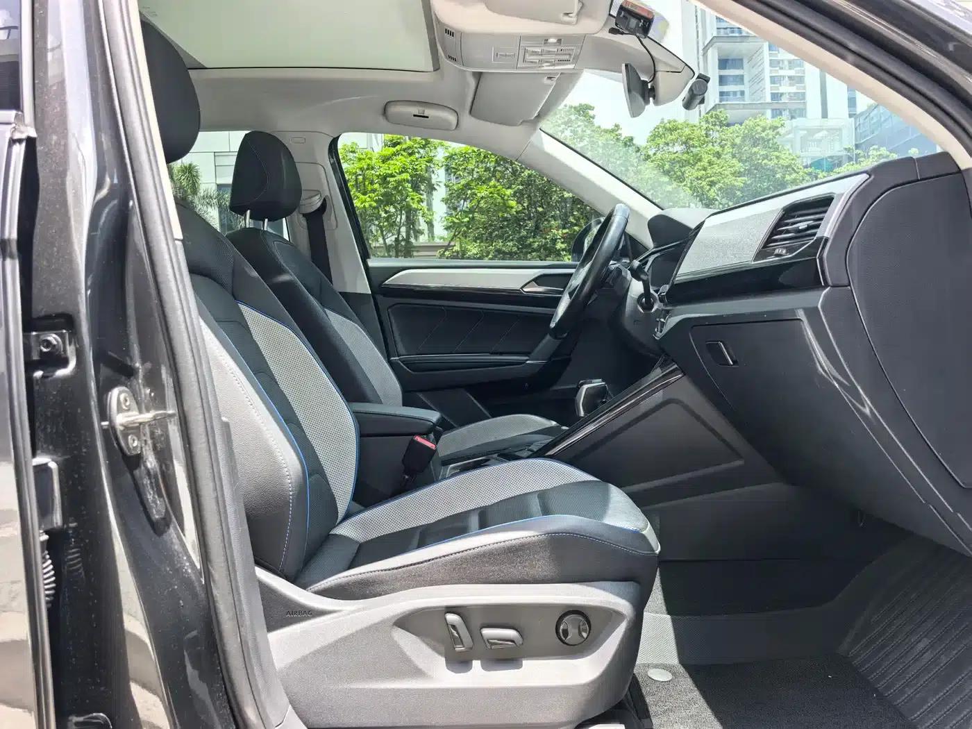 Tayron GTE Plug-in Hybrid 2022 1.4T Premium Edition — миниатюра 12
