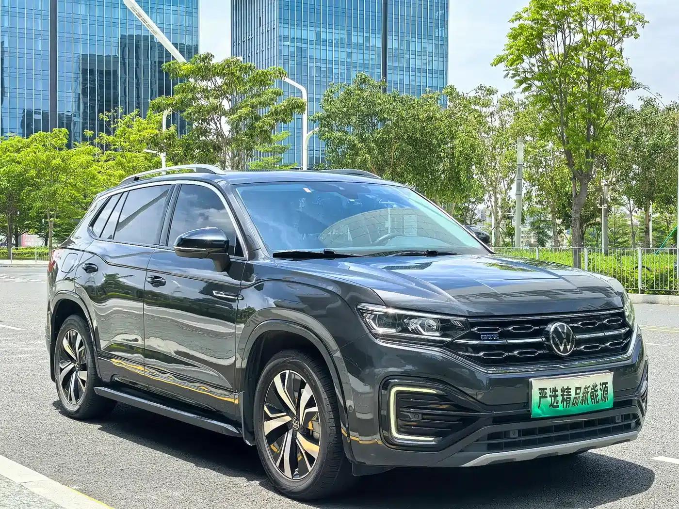 Tayron GTE Plug-in Hybrid 2022 1.4T Premium Edition — миниатюра 3