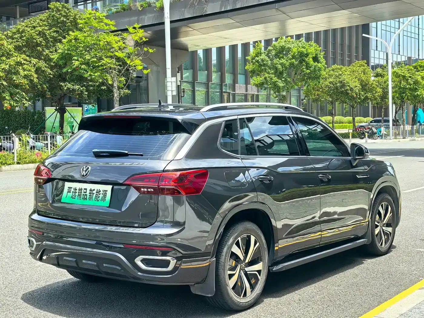 Tayron GTE Plug-in Hybrid 2022 1.4T Premium Edition — миниатюра 23