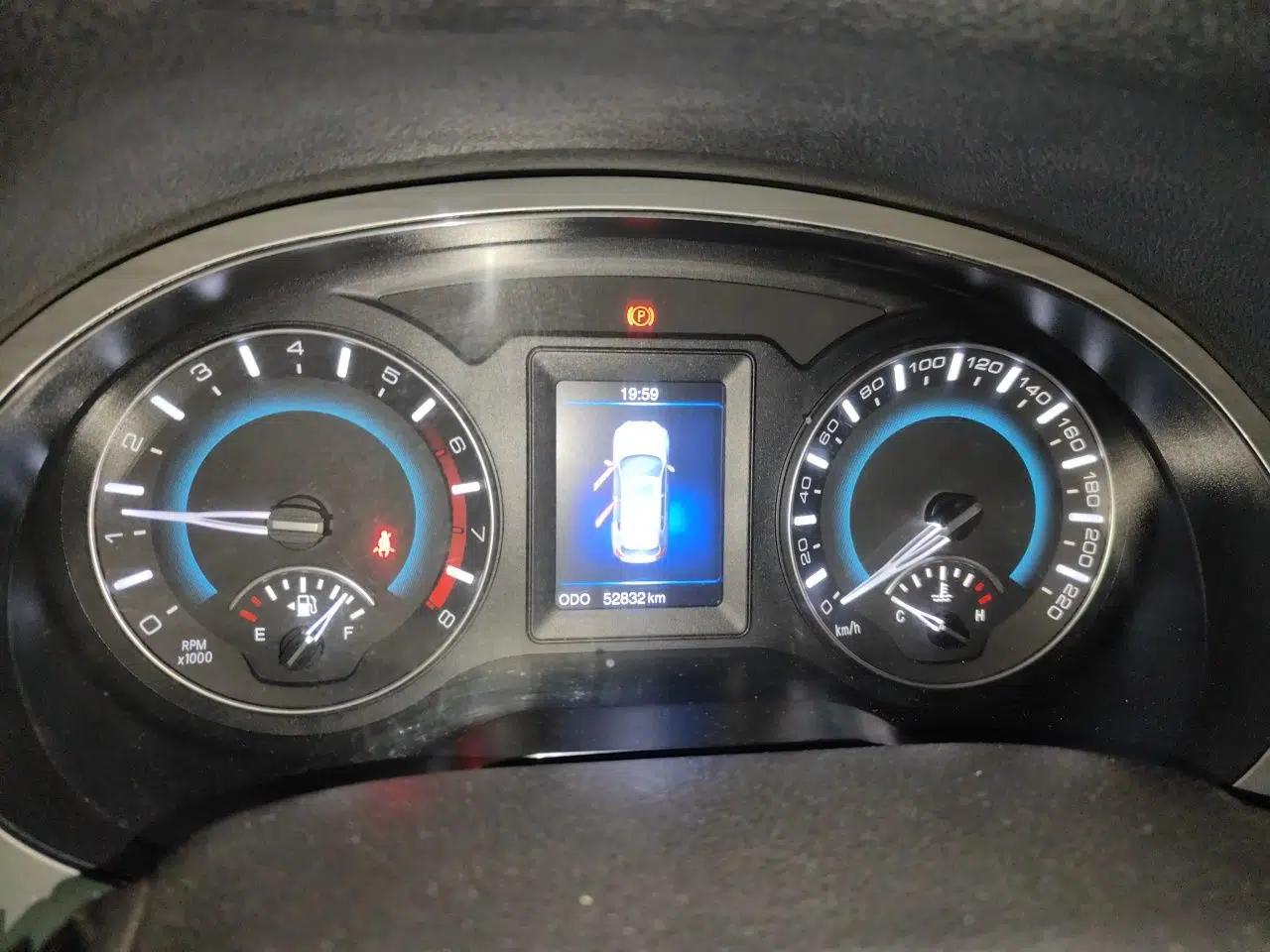 Haval H2 2016 Red Label 1.5T Manual Two-Wheel Drive Elite Model — миниатюра 12