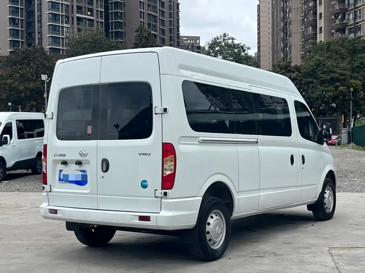 Xintu V80 2023 2.0T PLUS Manual All-Rounder Long Wheelbase Mid-Roof 6/7/8/9 Seats — миниатюра 4