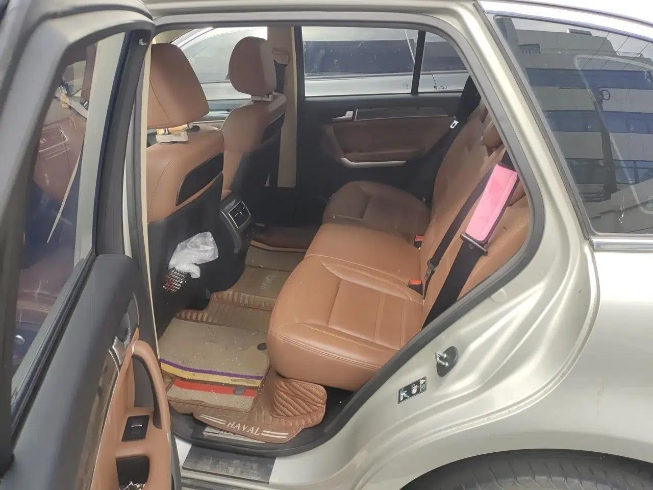 Haval H8 2015 2.0T Two-Wheel-Drive Elite Version — миниатюра 18