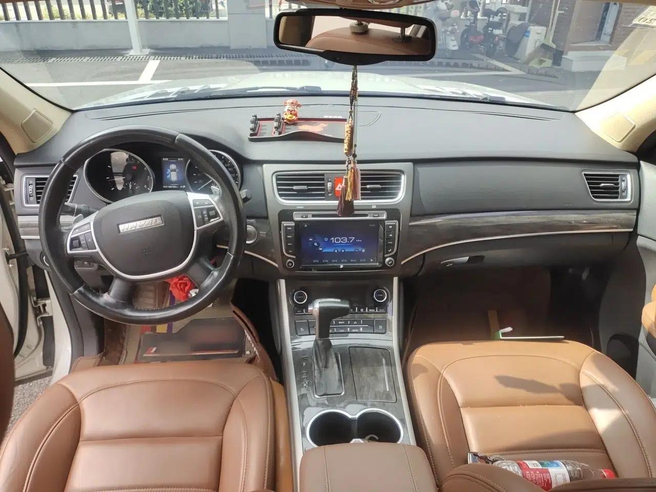 Haval H8 2015 2.0T Two-Wheel-Drive Elite Version — миниатюра 10