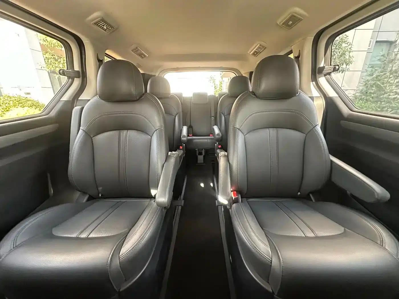 Maxus G10 2022 2.0T Automatic Elite Edition Gasoline 9-Seater — миниатюра 18
