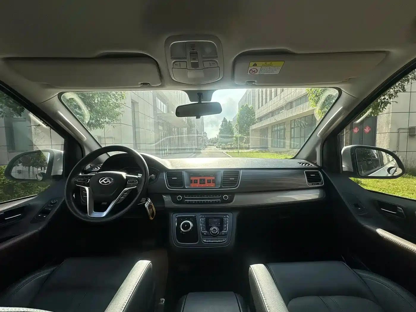 Maxus G10 2022 2.0T Automatic Elite Edition Gasoline 9-Seater — миниатюра 10
