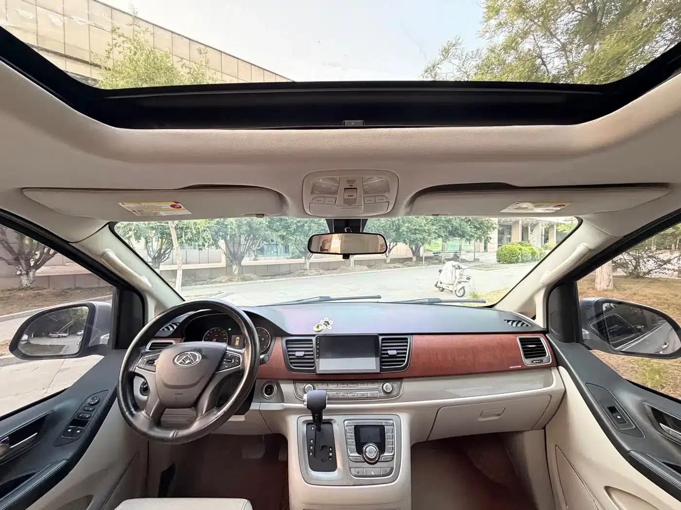 Maxus G10 2014 2.0T Automatic Luxury Executive Edition — миниатюра 3