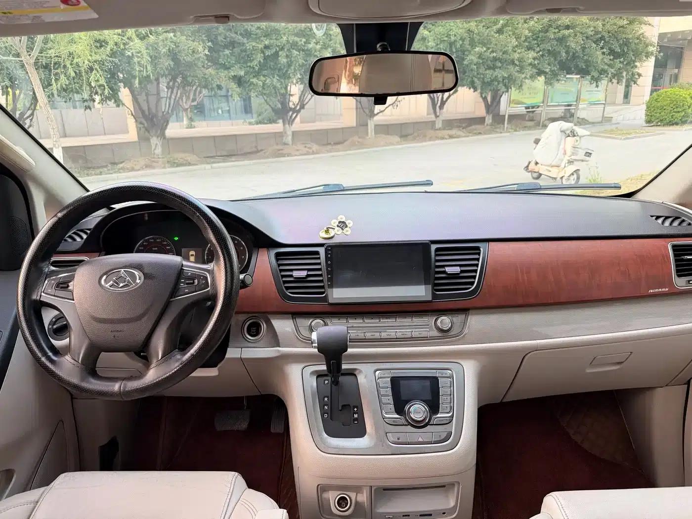 Maxus G10 2014 2.0T Automatic Luxury Executive Edition — миниатюра 4