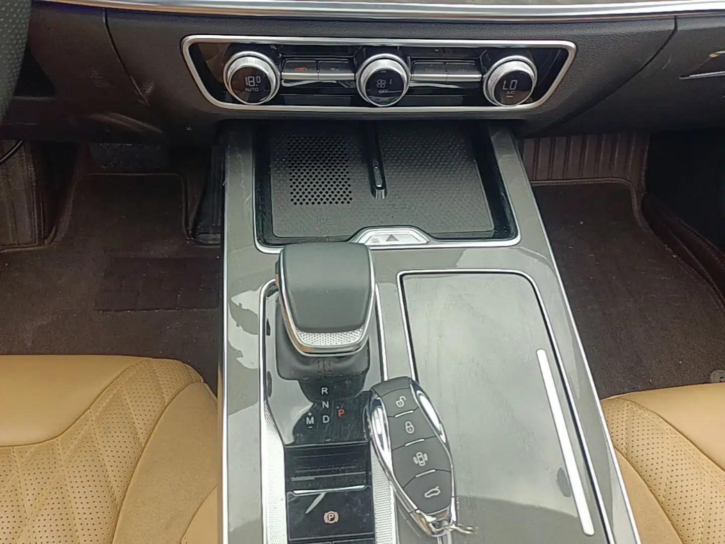 Hongqi HS5 2023 2.0T Four-Wheel Drive Flagship Pro Edition — миниатюра 17