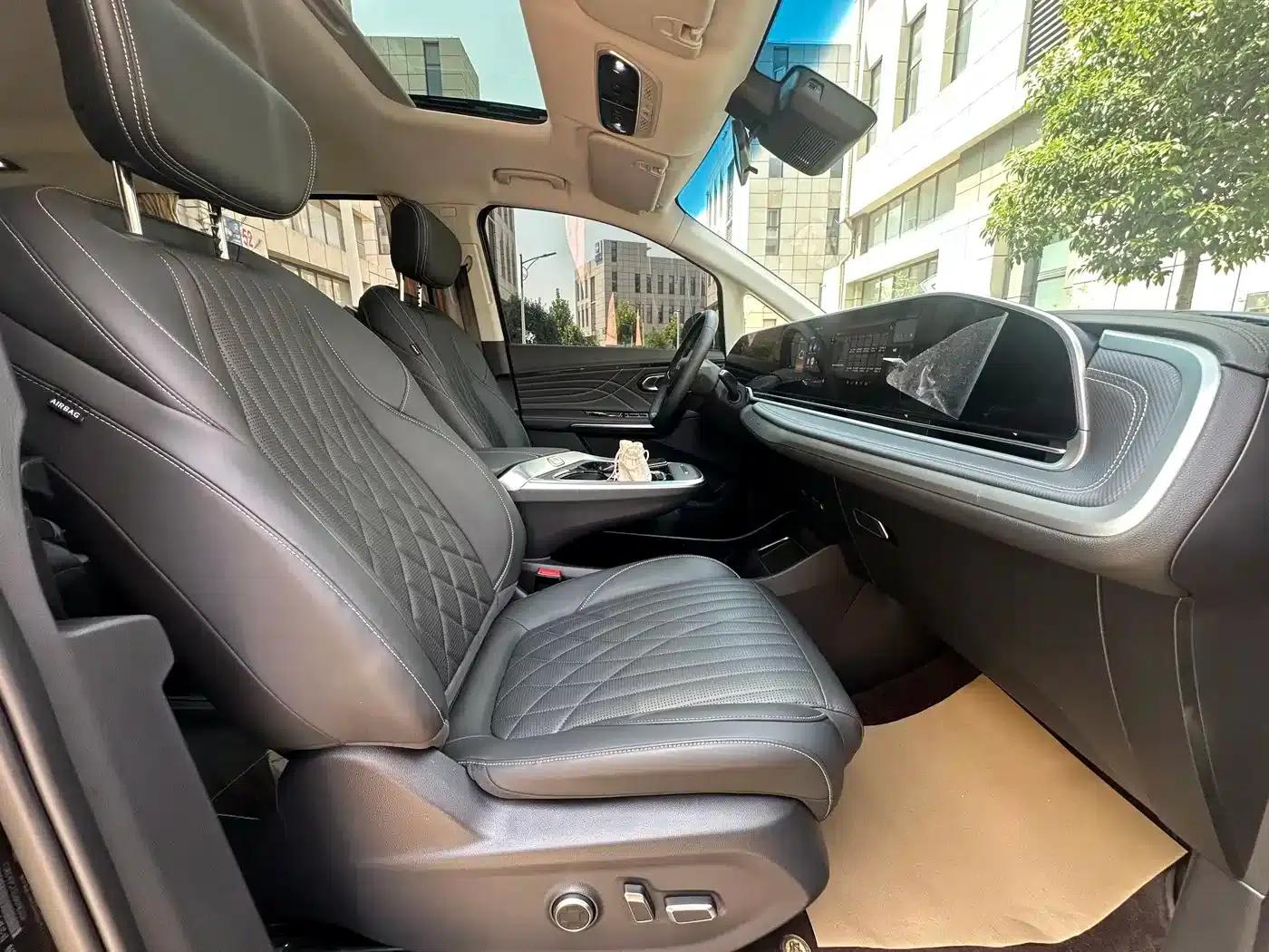 Maxus G90 2023 2.0T Galaxy 7-seater Edition — миниатюра 15
