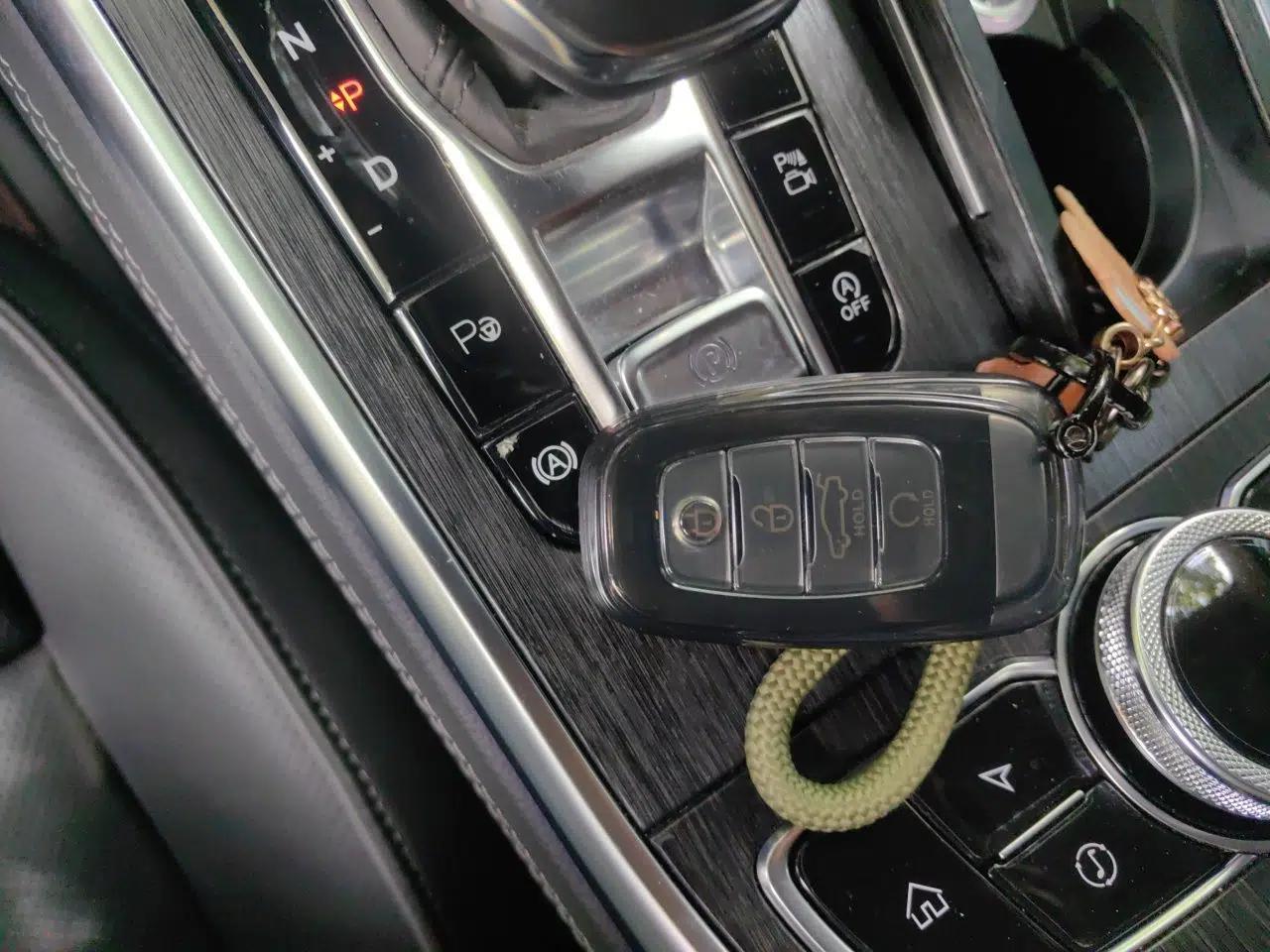 Hongqi H9 2020 2.0T Smart Connect Flagship Edition — миниатюра 9