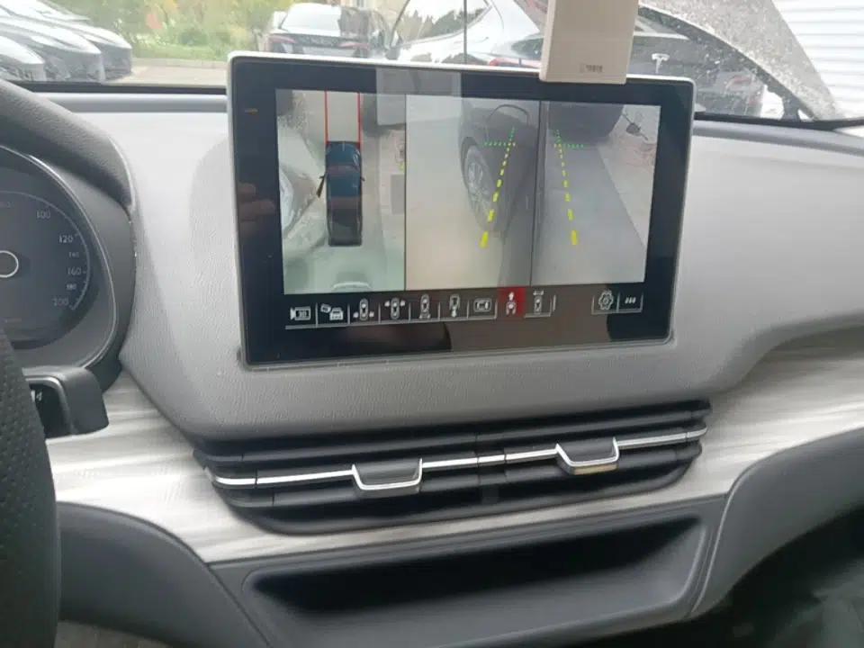Hongqi E-QM5 2023 620km PLUS — миниатюра 16