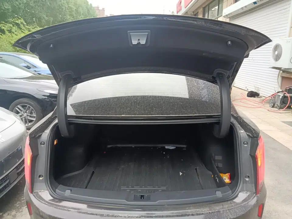 Hongqi E-QM5 2023 620km PLUS — миниатюра 22