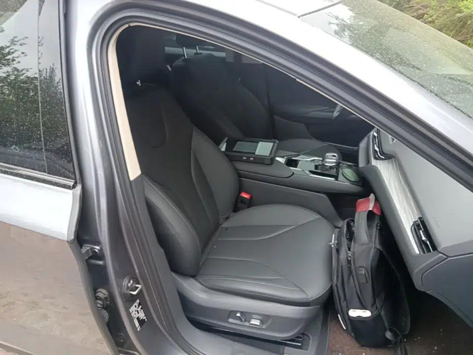 Hongqi E-QM5 2024 610 km PLUS — миниатюра 23