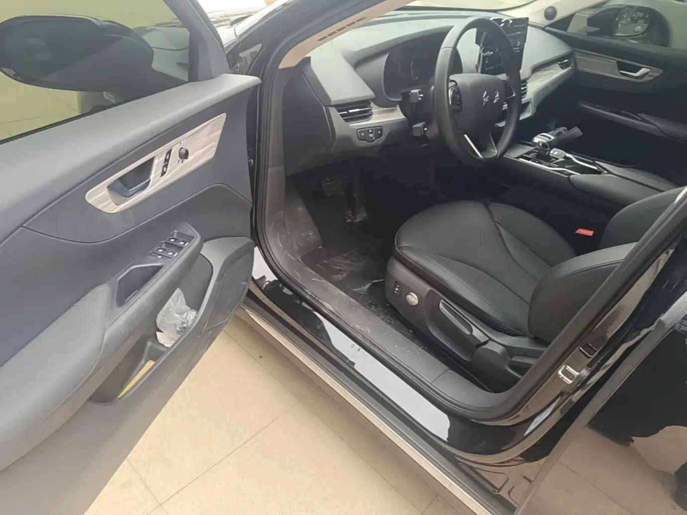 Hongqi E-QM5 2023 620km PLUS — миниатюра 19