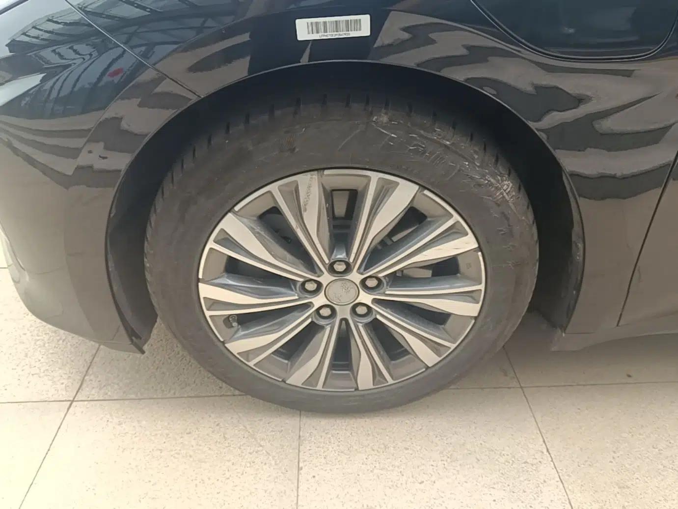 Hongqi E-QM5 2023 620km PLUS — миниатюра 8