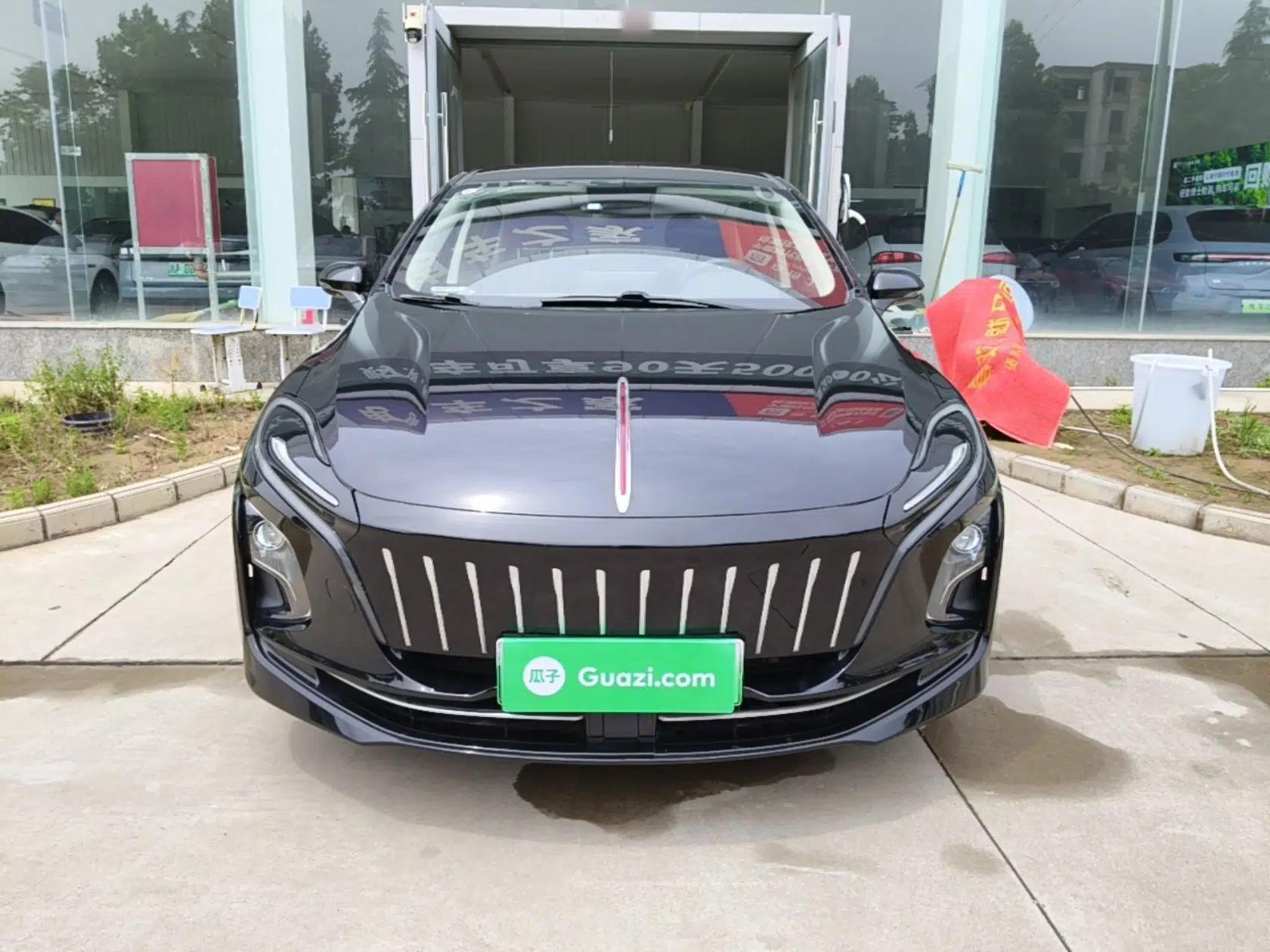 Hongqi E-QM5 2023 Revised Version Basic Travel Edition — миниатюра 2