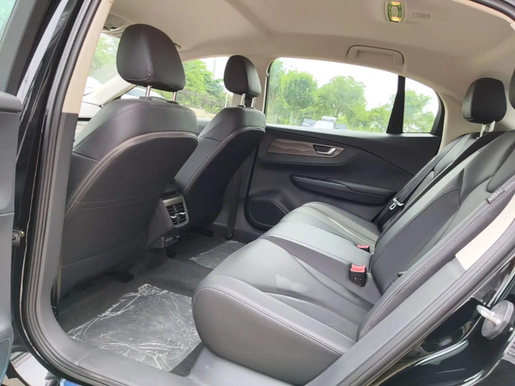 Hongqi E-QM5 2023 Revised Version Basic Travel Edition — миниатюра 20