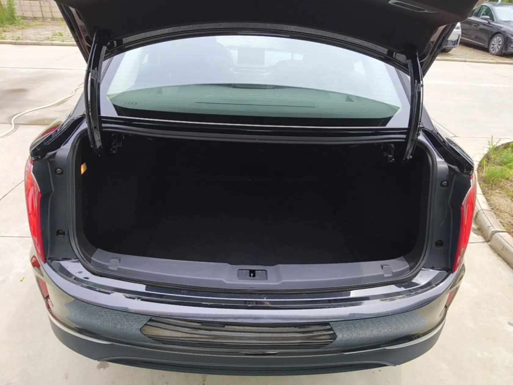 Hongqi E-QM5 2023 Revised Version Basic Travel Edition — миниатюра 22