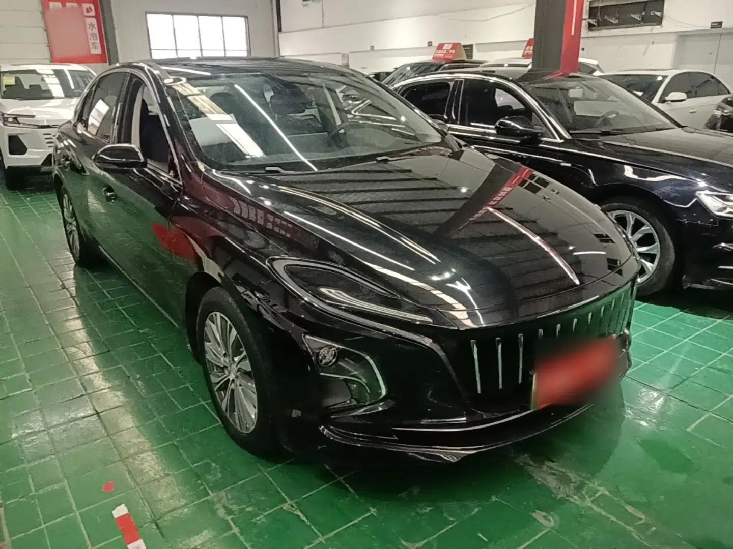 Hongqi E-QM5 2022 431 km Charge & Enjoy Edition — миниатюра 3