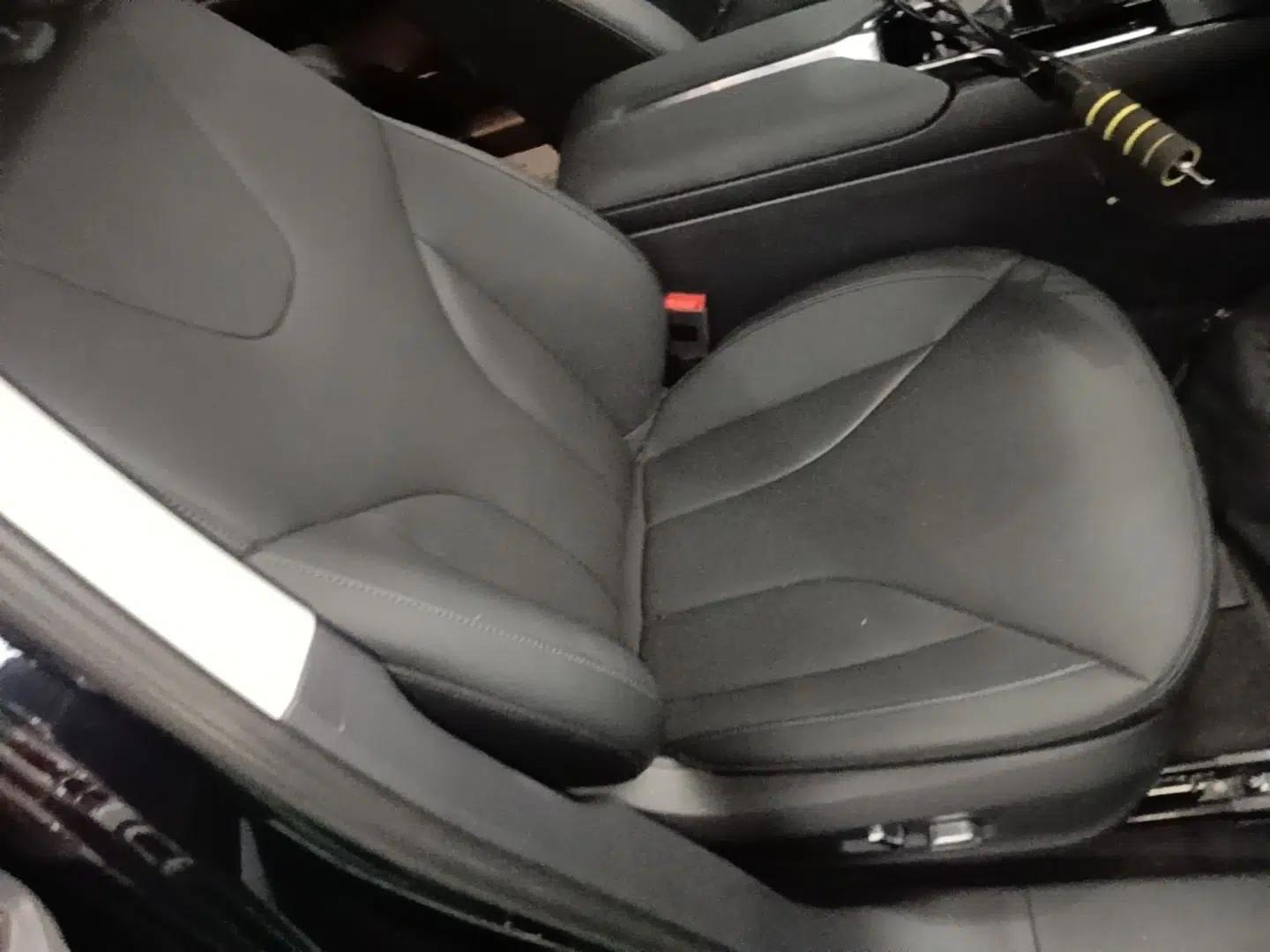 Hongqi E-QM5 2022 431 km Charge & Enjoy Edition — миниатюра 23