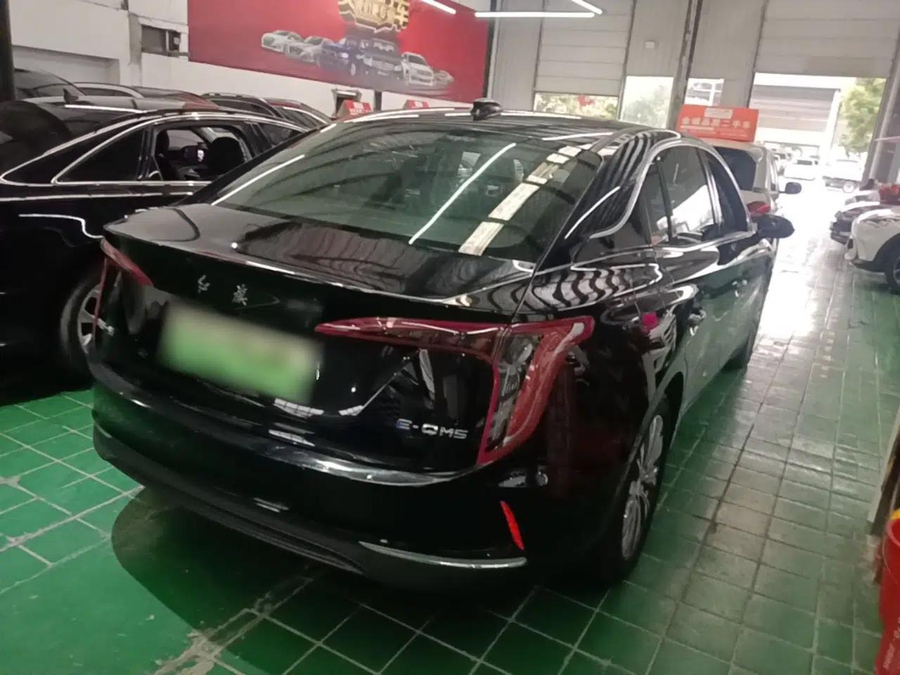 Hongqi E-QM5 2022 431 km Charge & Enjoy Edition — миниатюра 6