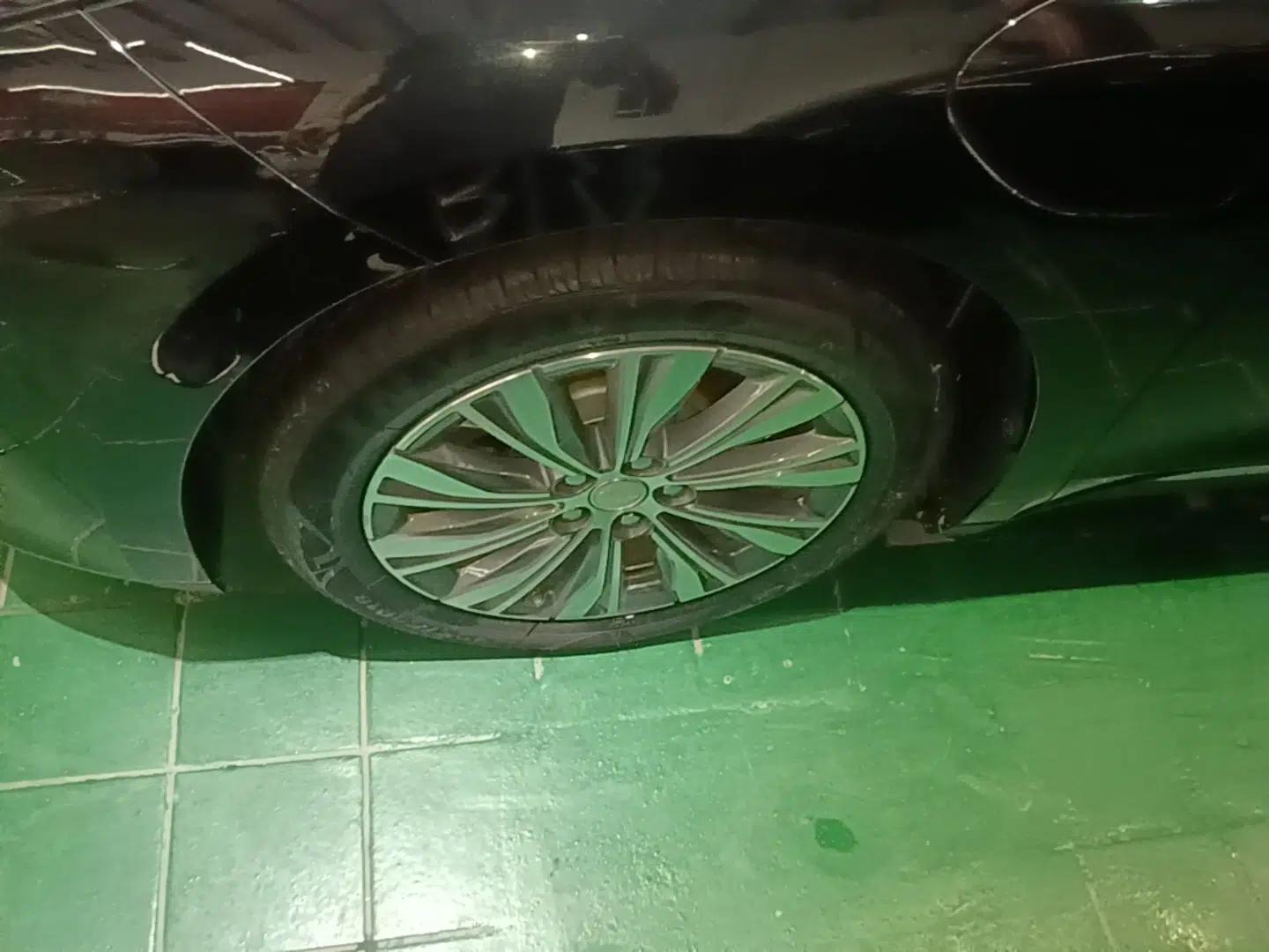 Hongqi E-QM5 2022 431 km Charge & Enjoy Edition — миниатюра 8