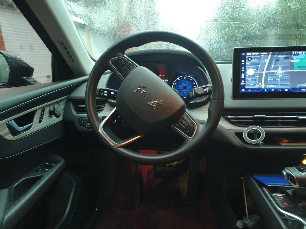 Hongqi E-QM5 2023 620km PLUS — миниатюра 11