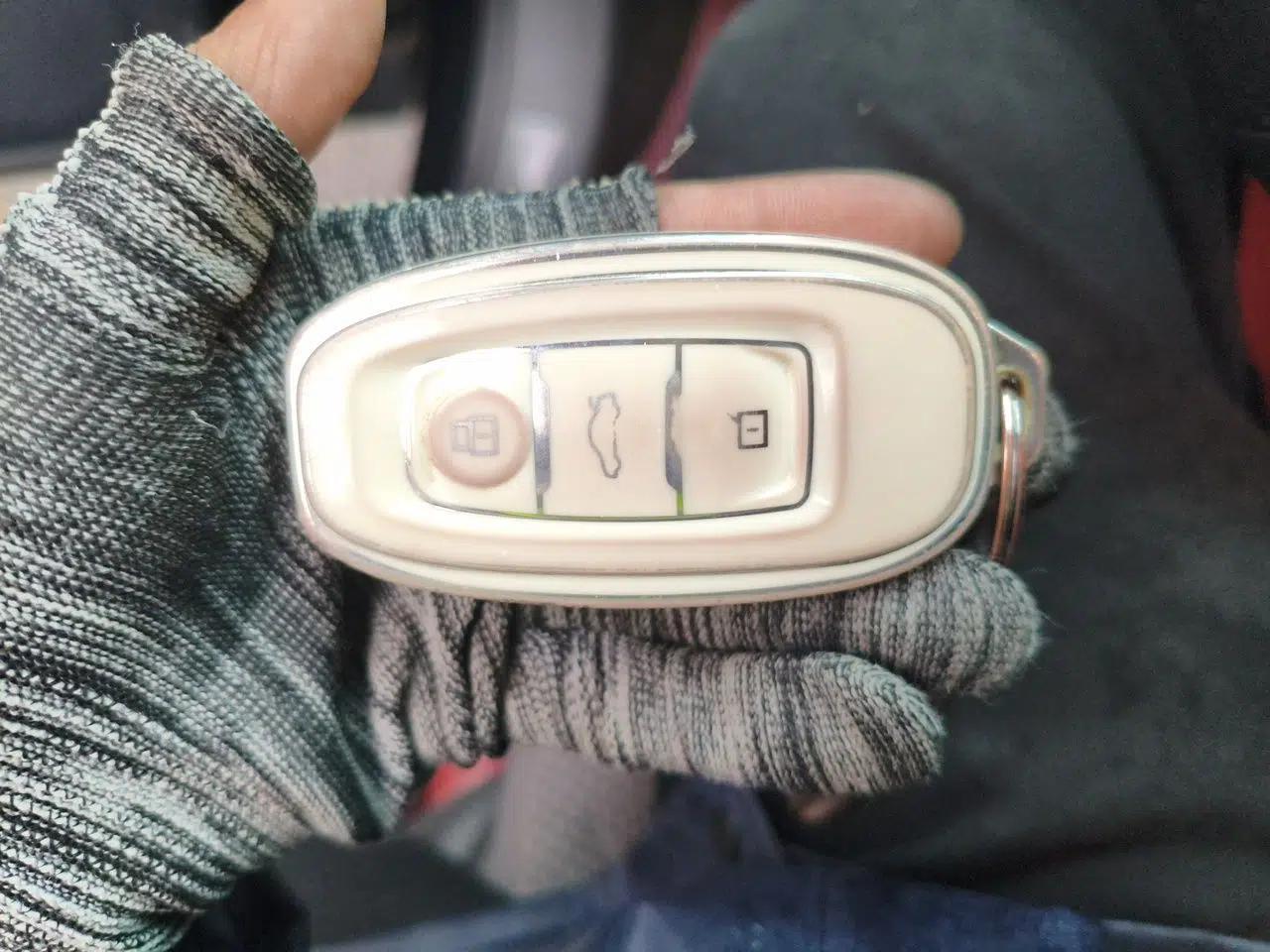 Hongqi E-QM5 2023 620km PLUS — миниатюра 9