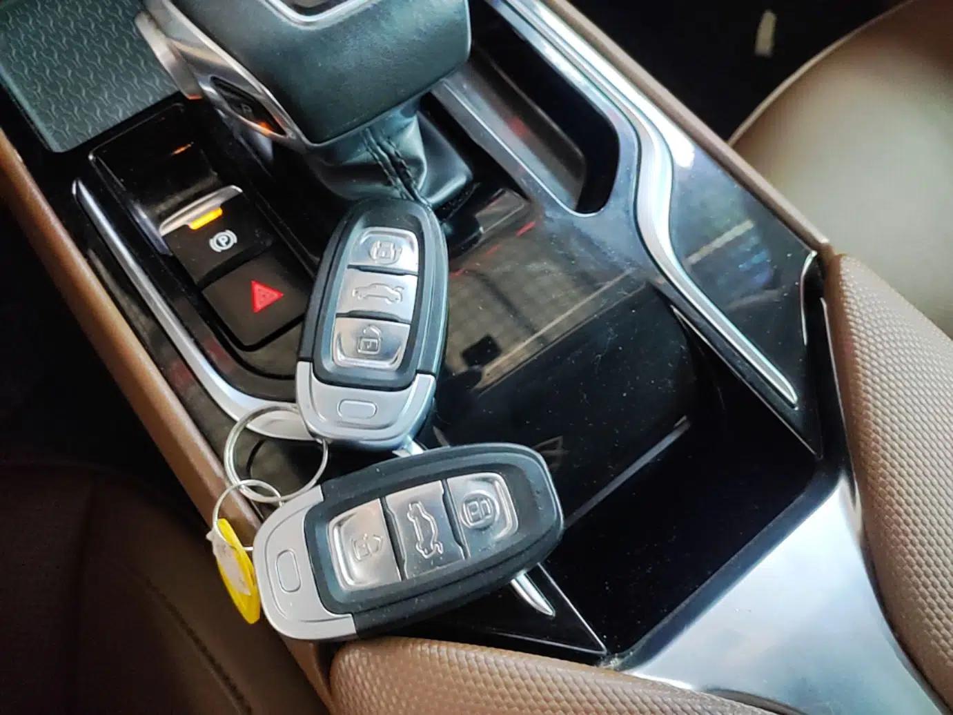 Hongqi E-QM5 2021 Online Booking Charging T3 Edition 4 Seats — миниатюра 12