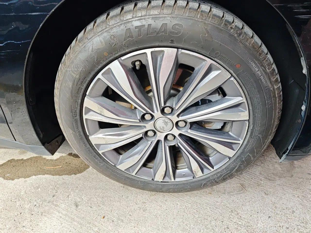 Hongqi E-QM5 2023 560km PLUS — миниатюра 8
