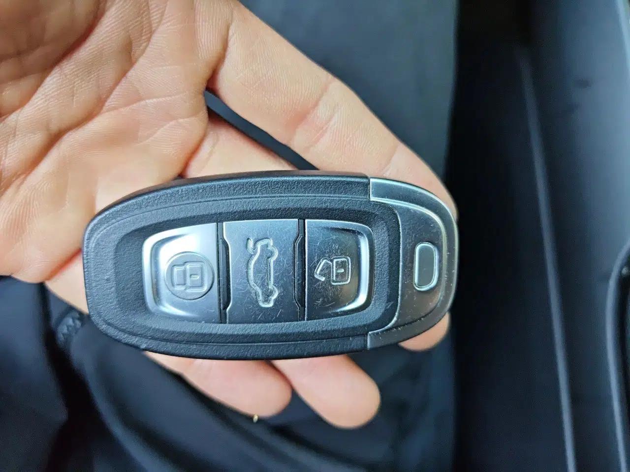 Hongqi E-QM5 2023 560km PLUS — миниатюра 9