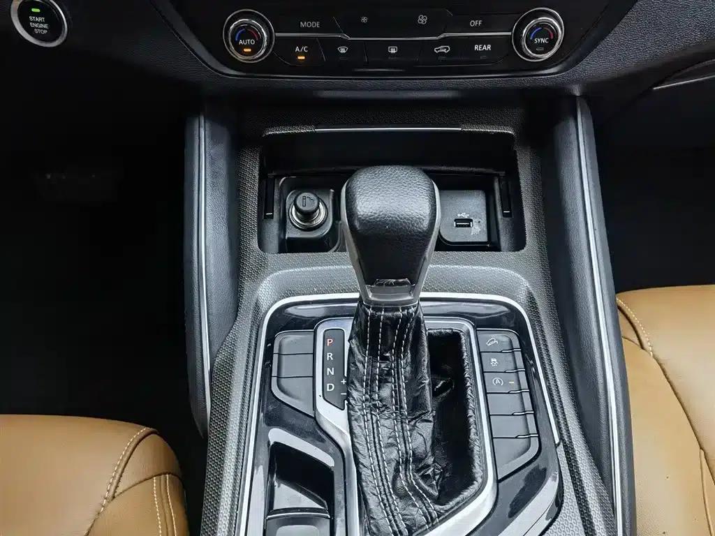 SAIC MAXUS D90 2017 2.0T Automatic 4WD Sirius — миниатюра 13