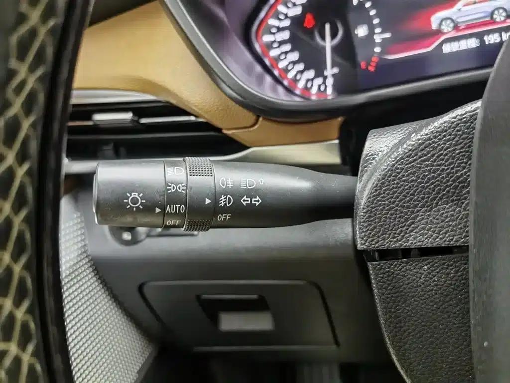 SAIC MAXUS D90 2017 2.0T Automatic 4WD Sirius — миниатюра 21