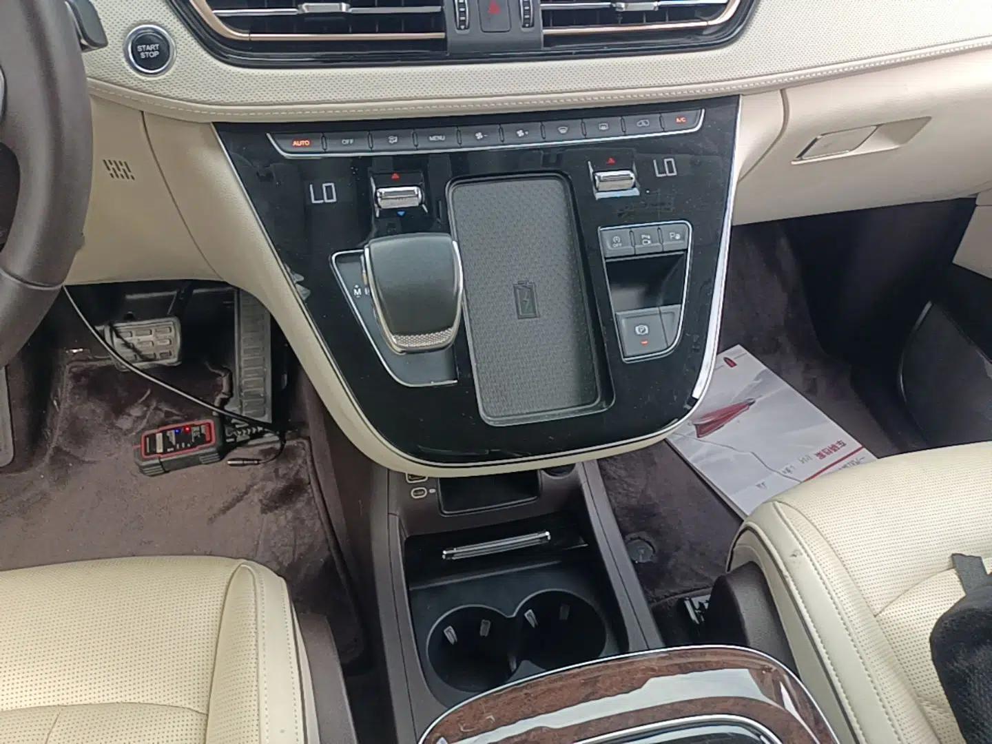 Hongqi HQ9 2023 2.0T Smart Connect Flagship Edition — миниатюра 17