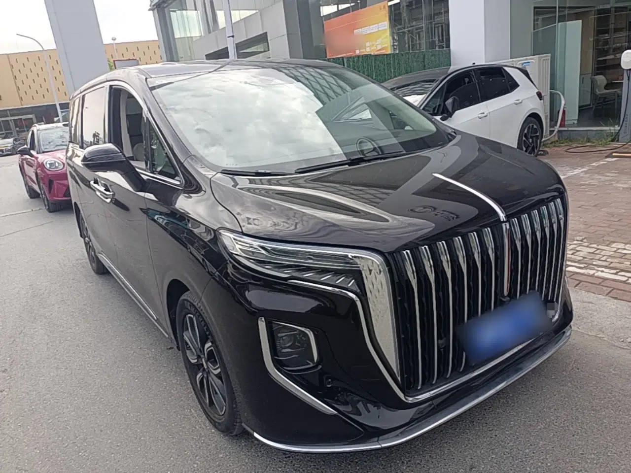 Hongqi HQ9 2023 2.0T Smart Connect Flagship Edition — миниатюра 3