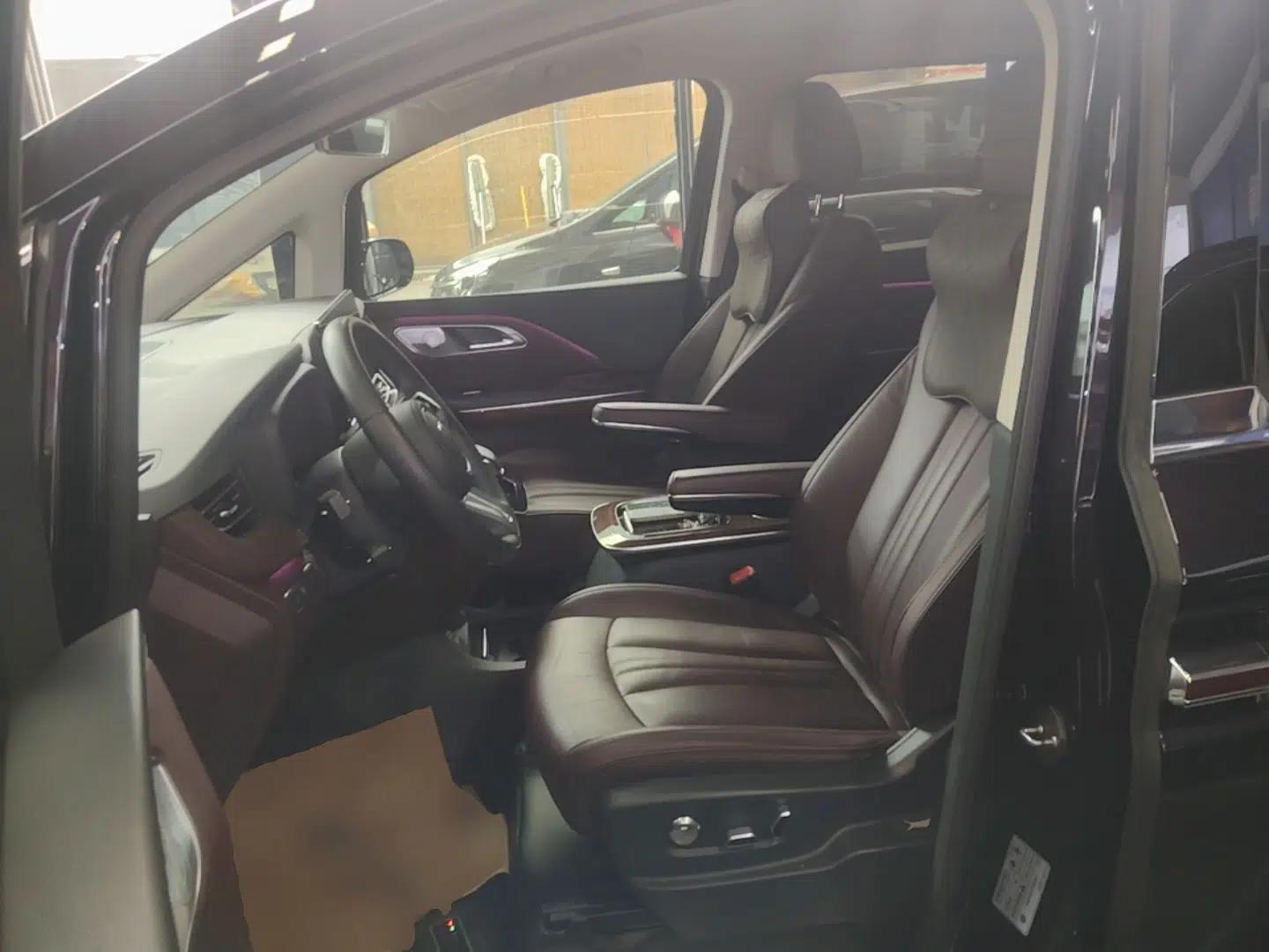 Hongqi HQ9 2023 2.0T Smart Connect Flagship Edition — миниатюра 18