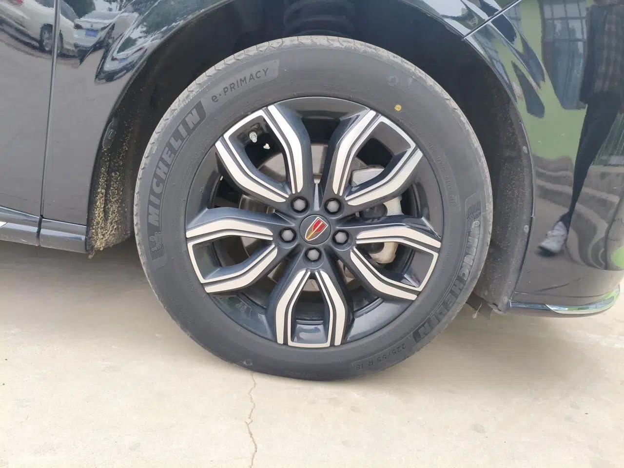 Hongqi HQ9 2023 2.0T Smart Connect Flagship Edition — миниатюра 8