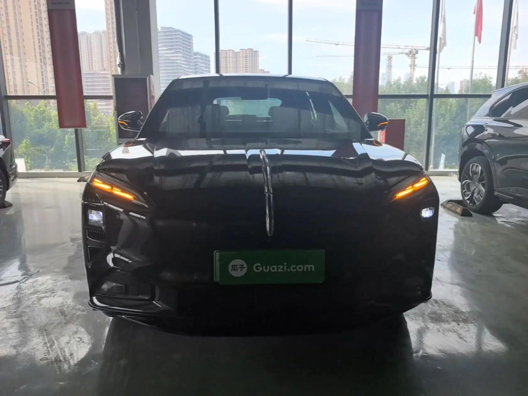 Hongqi Tiangong 08 2025 680 Ultra Four-Wheel-Drive Version — миниатюра 2