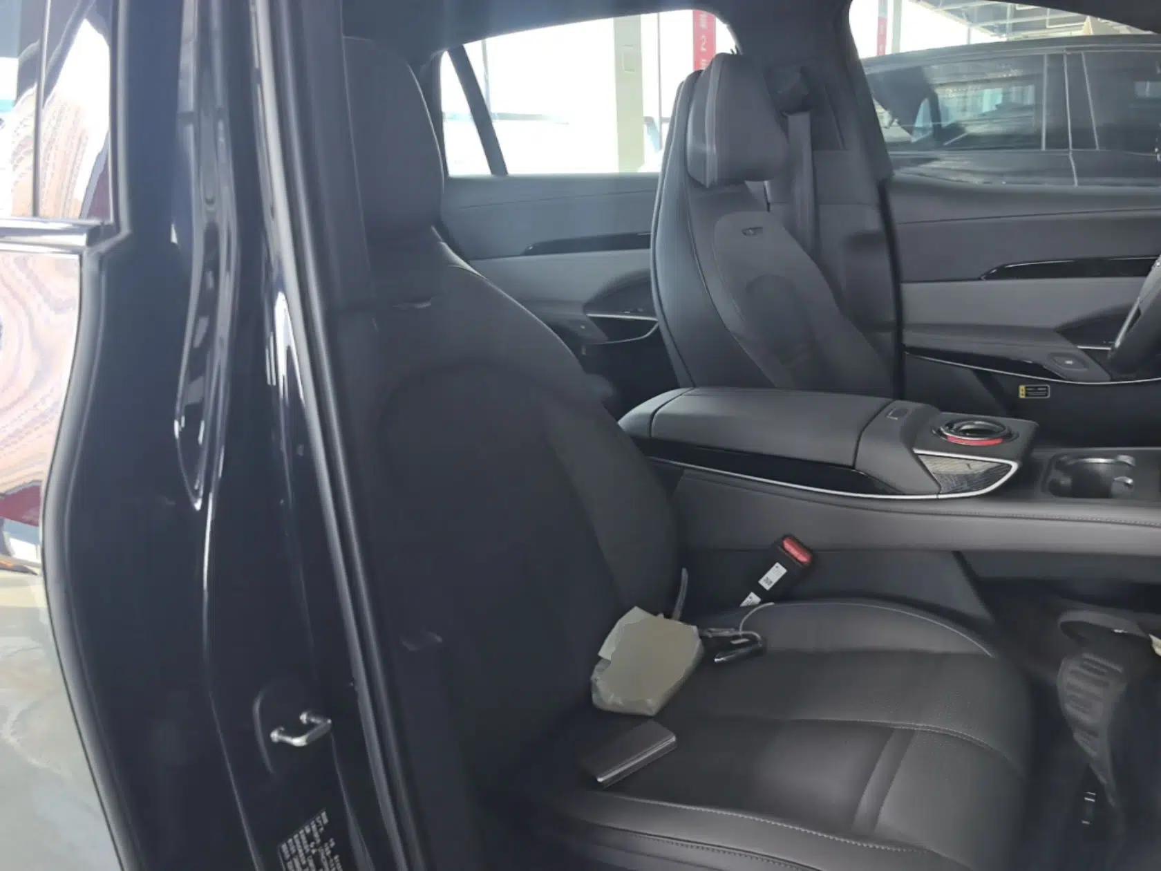 Hongqi Tiangong 08 2025 680 Ultra Four-Wheel-Drive Version — миниатюра 23