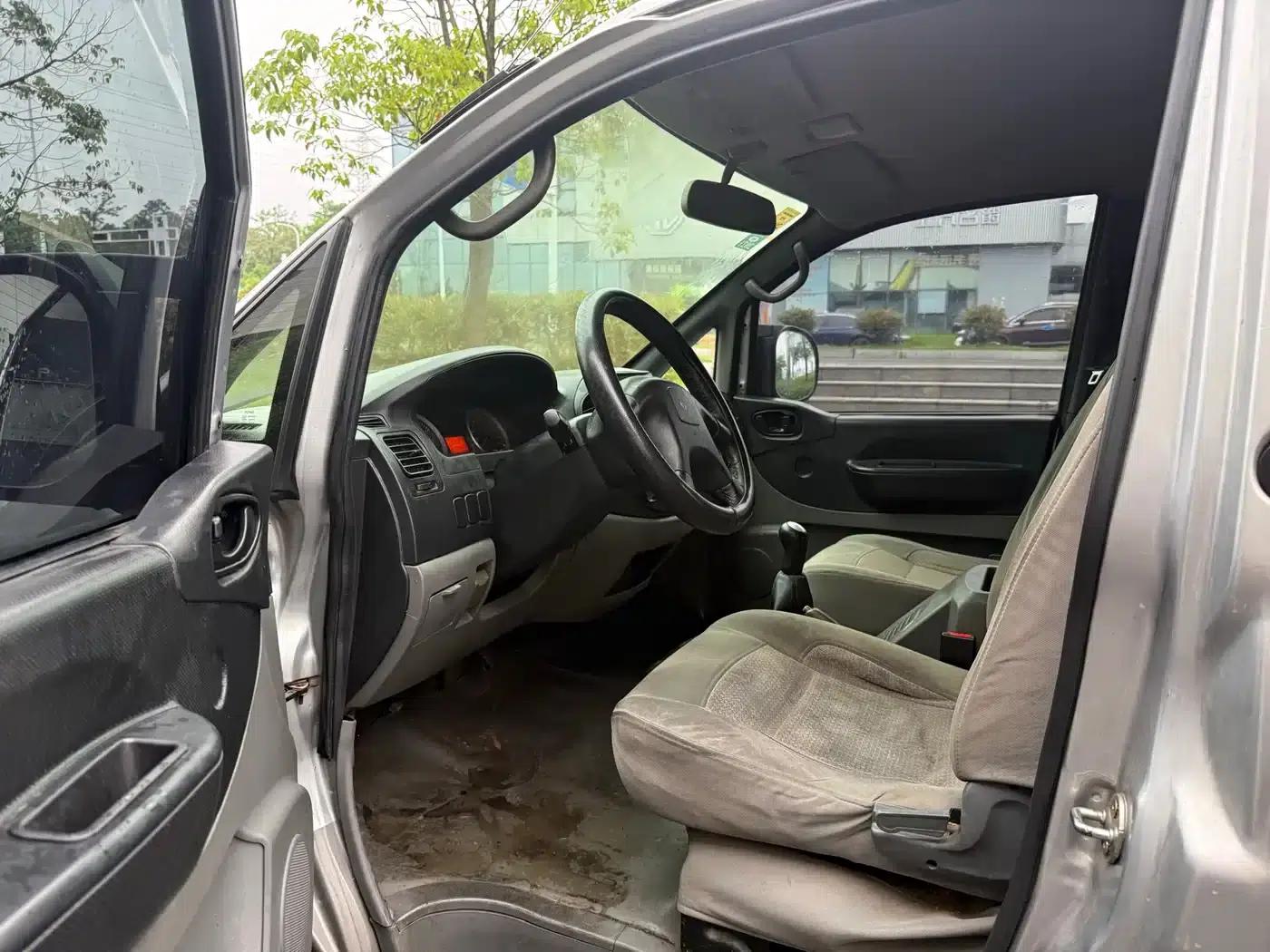 Lingzhi 2013 V3 1.5L 7-seater Standard II — миниатюра 7