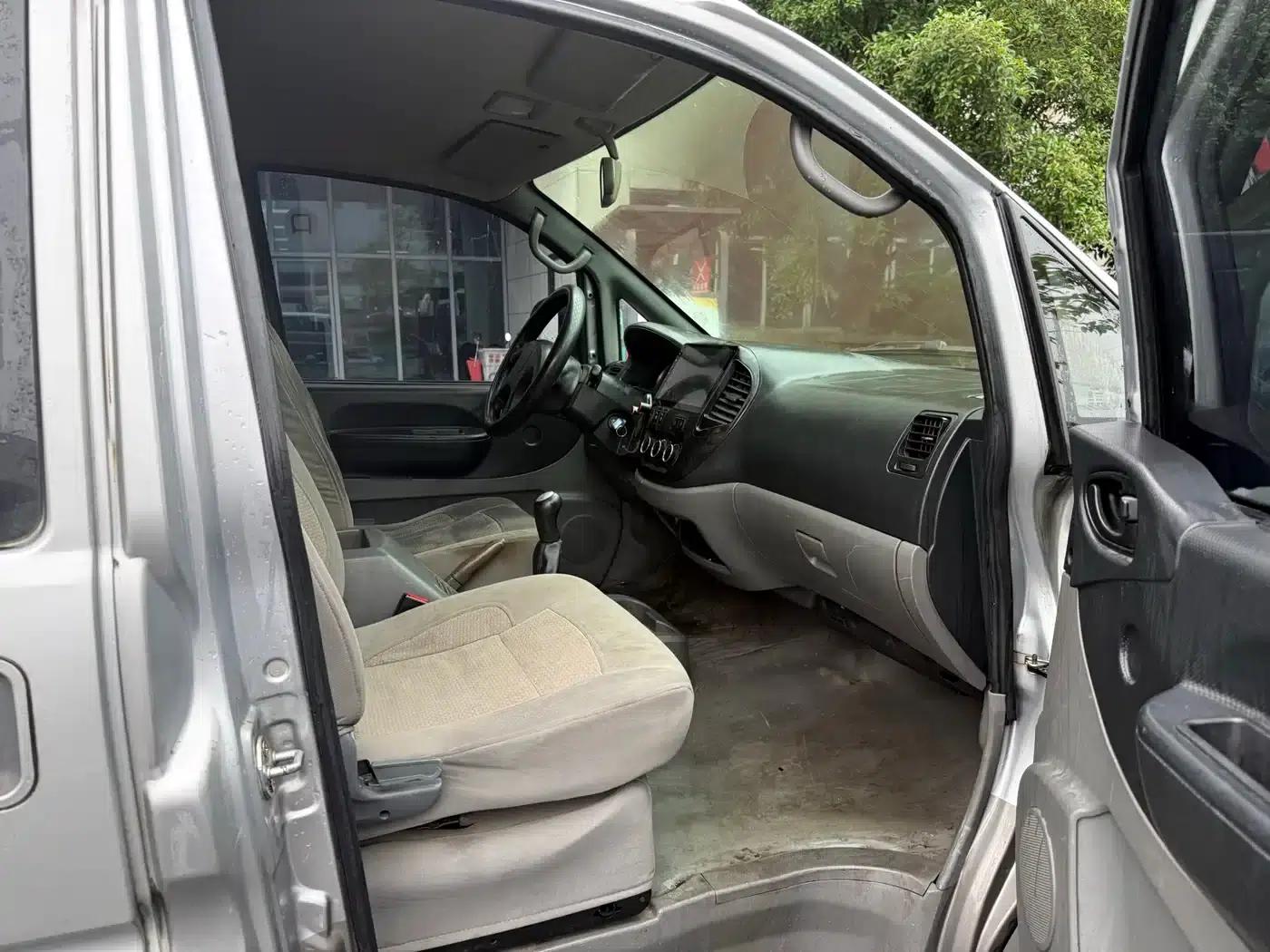 Lingzhi 2013 V3 1.5L 7-seater Standard II — миниатюра 8