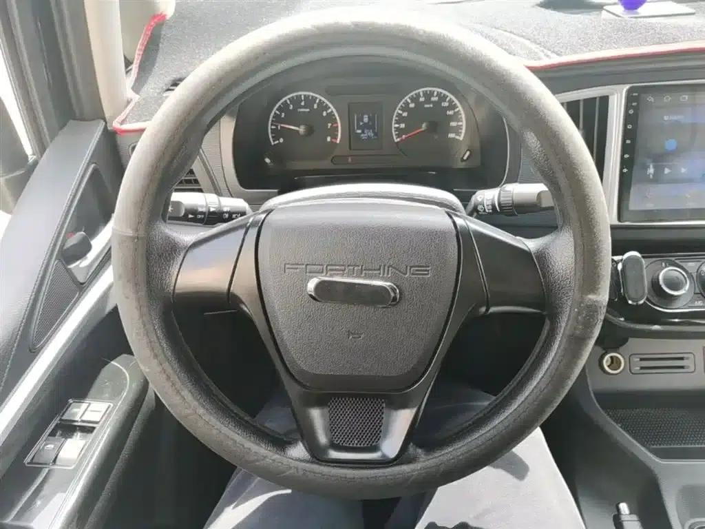 Lingzhi 2022 M5 1.6L Practical 5-Seater — миниатюра 11