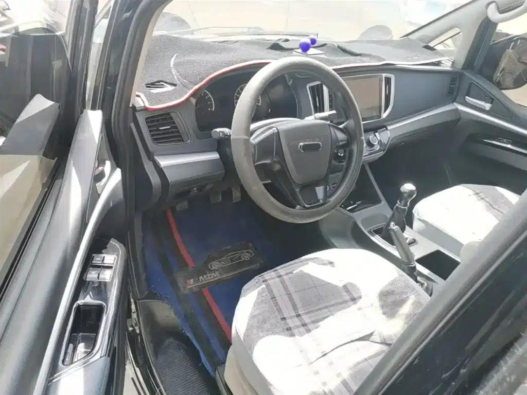 Lingzhi 2022 M5 1.6L Practical 5-Seater — миниатюра 16