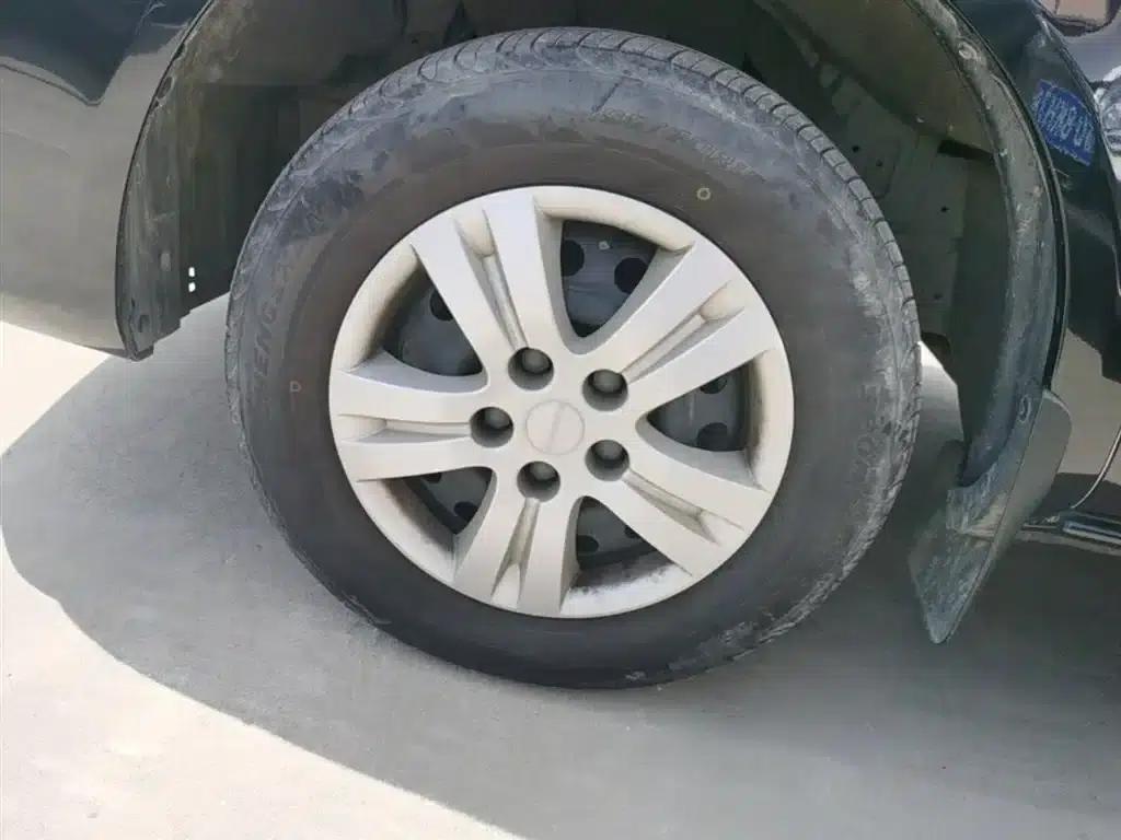Lingzhi 2022 M5 1.6L Practical 5-Seater — миниатюра 23