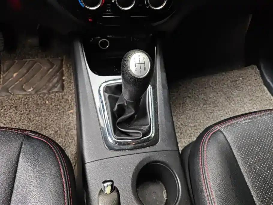 Jingyi X5 2013 1.6L Manual Premium Edition (National IV Emission Standard) — миниатюра 16