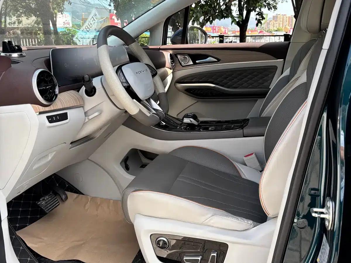 Fengxing Yacht 2022 1.5T DCT Wave Chaser Edition — миниатюра 4