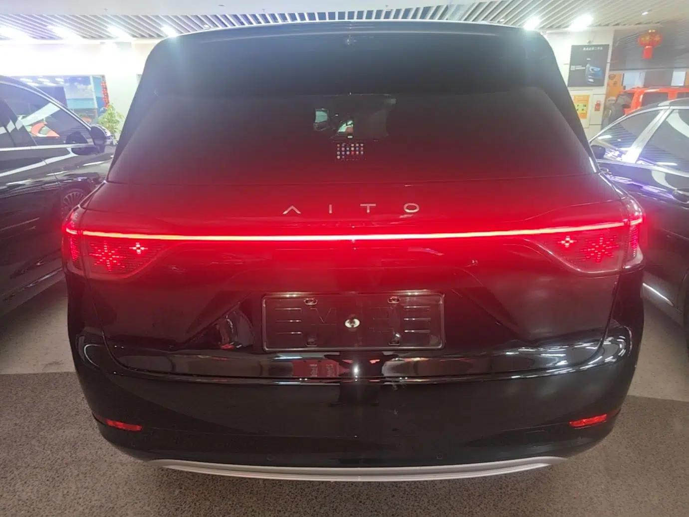 Hima AITO M9 2024 Range-Extended Max Edition 52 kWh 6-Seater Version — миниатюра 5