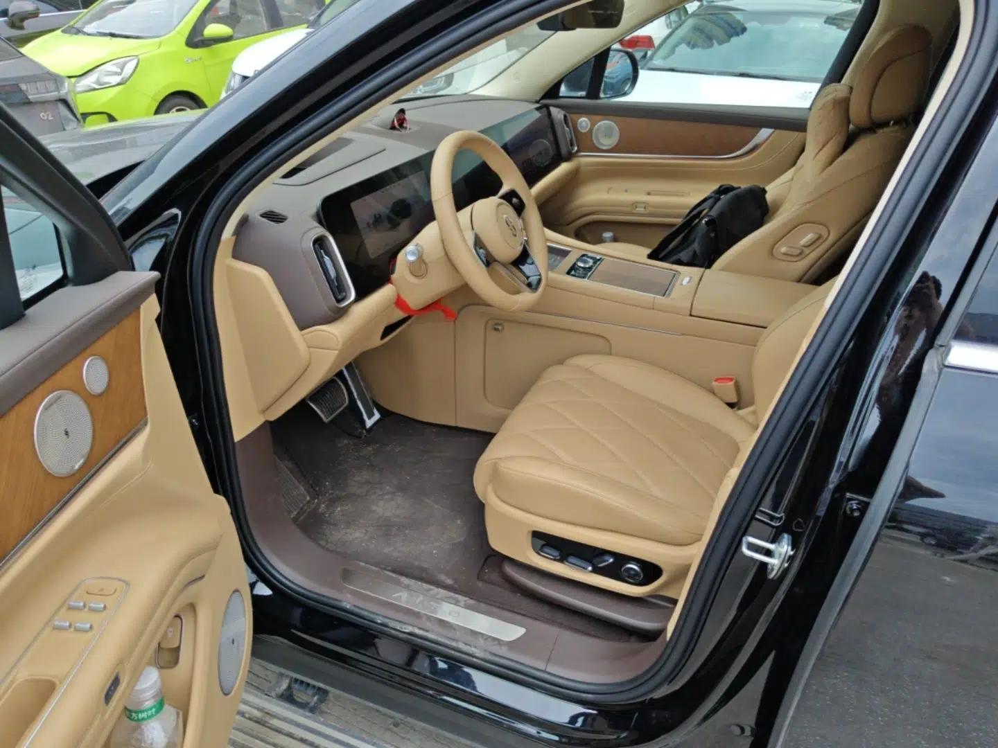 Hima AITO M9 2025 Extended-Range Max Version 52 kWh 6-Seater Edition — миниатюра 19